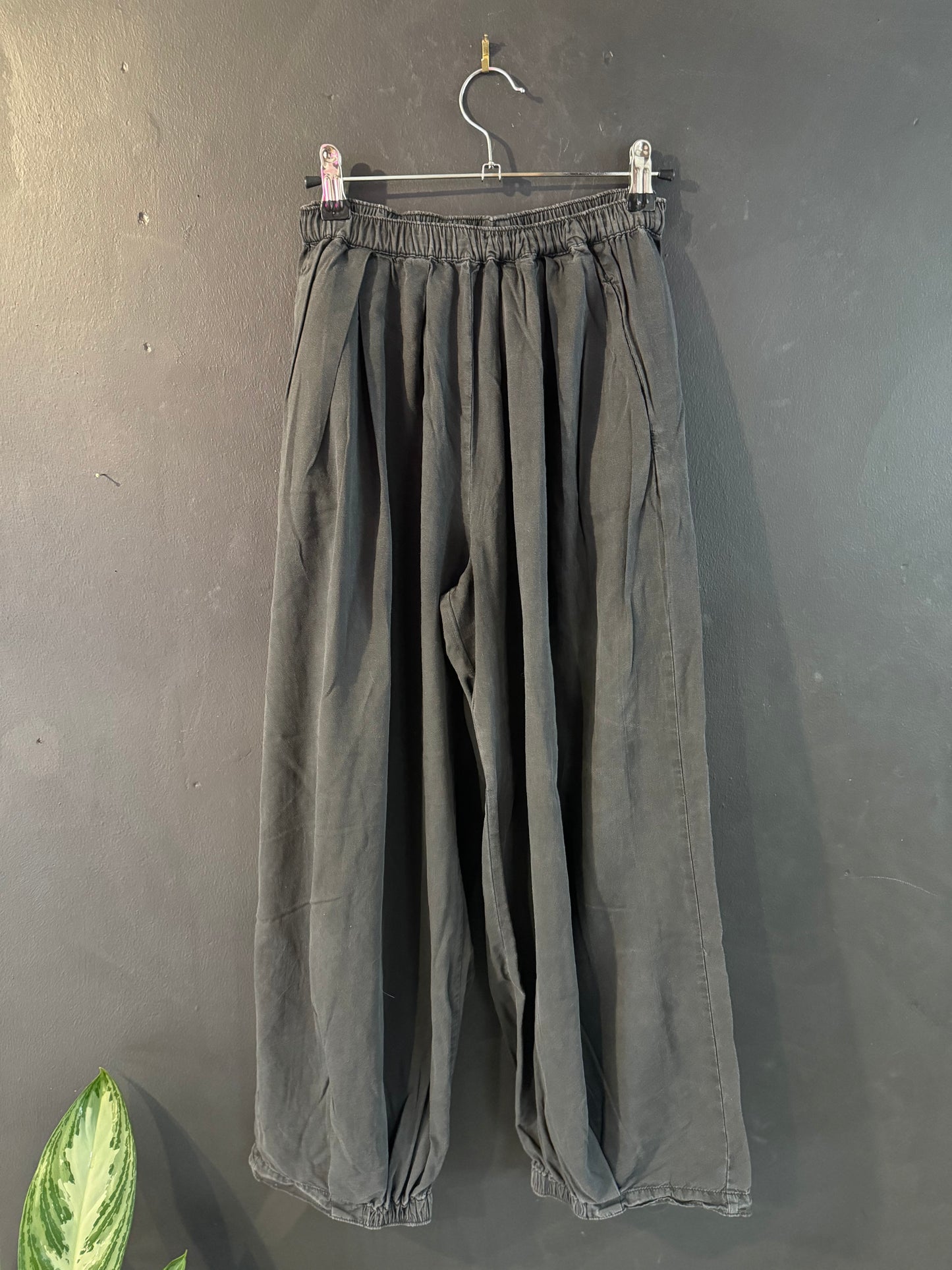 Nadi Anson - Free People Dark Grey Hareem Trousers size XS