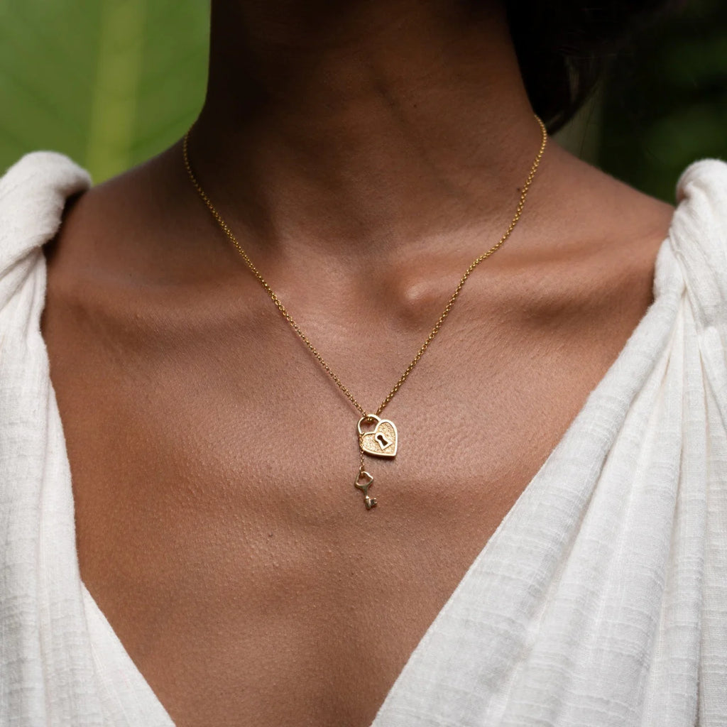 Scream Pretty GOLD HEART SHAPED PADLOCK AND KEY NECKLACE