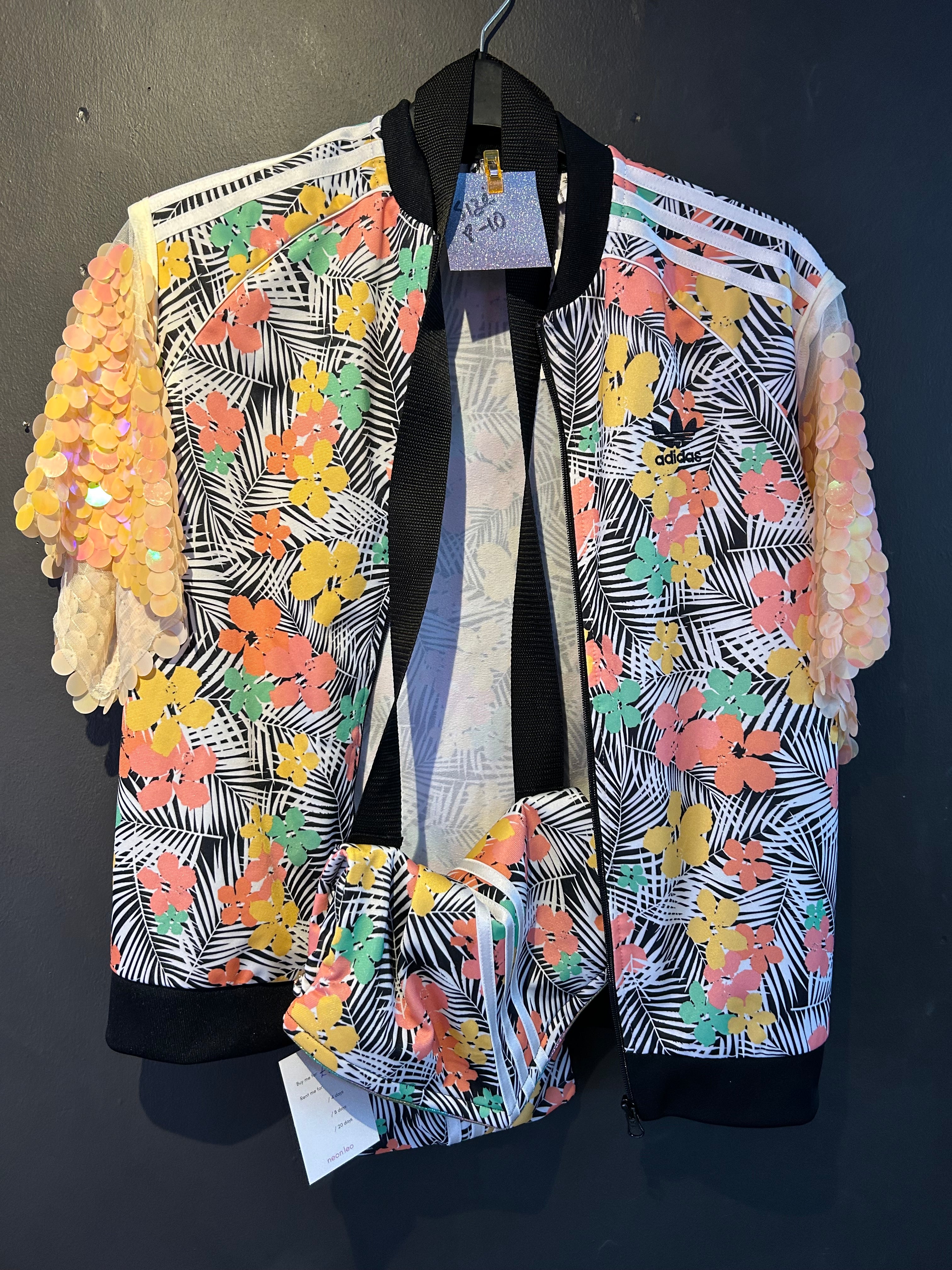 Arrow Apricity Sequin Band Tee - Various Colours & Sizes