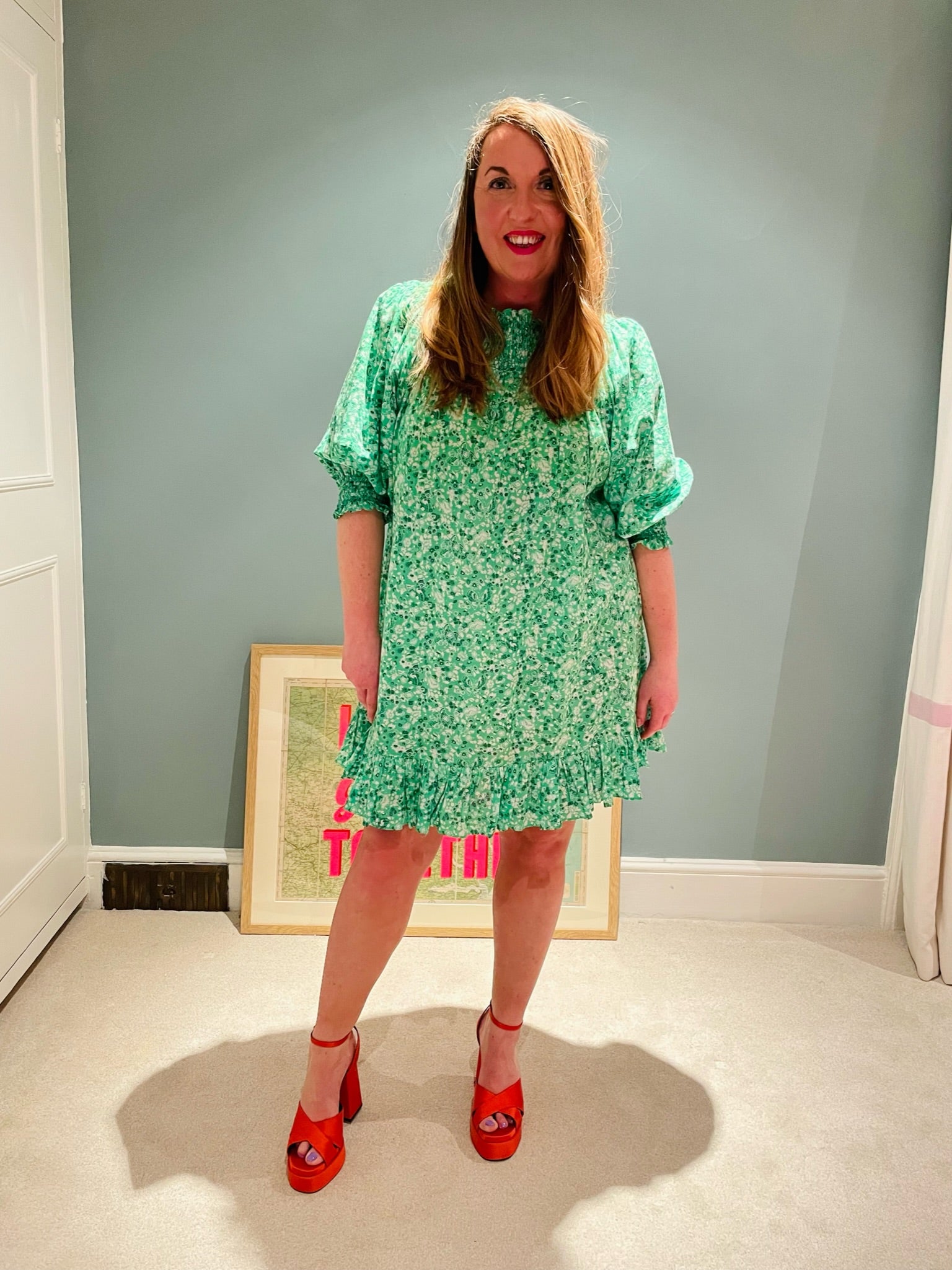 Alquila el vestido Azalea de Rixo para mujer - Verde Prado Estampado Floral